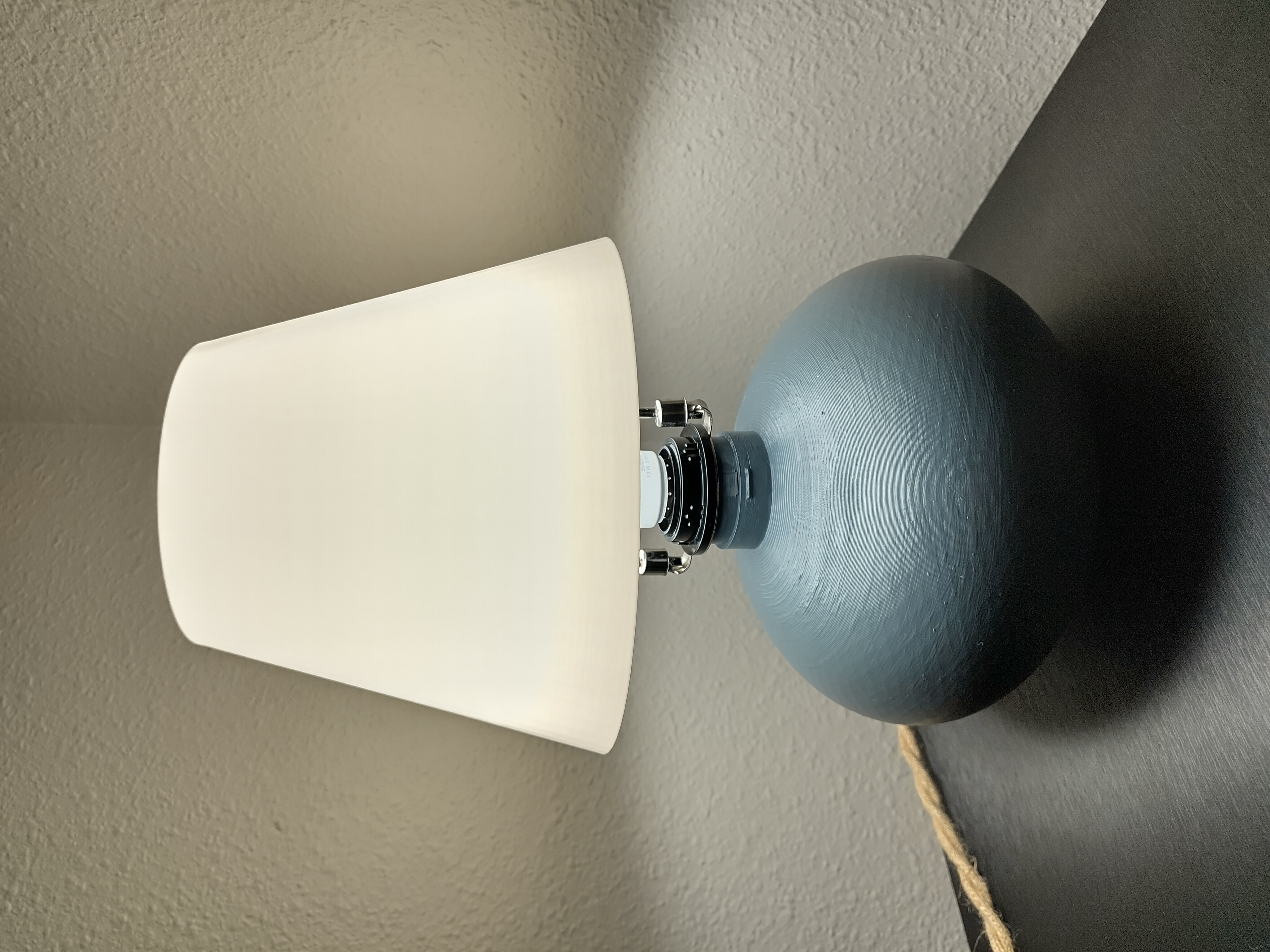 Soft Glow – A One-of-One Lamp I Designed and Printed