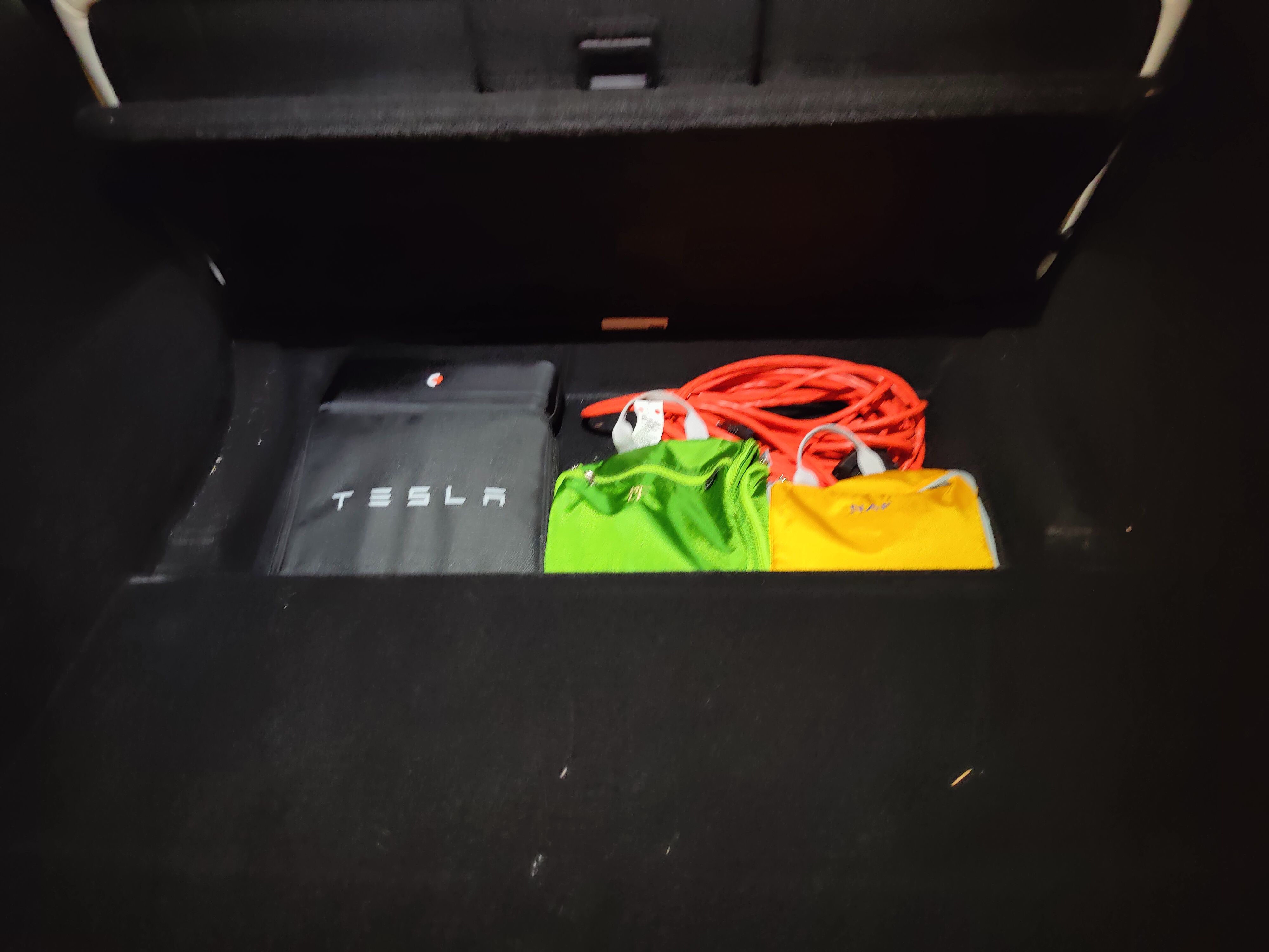 I sold three gasoline vehicles and bought two electric cars - Part 1